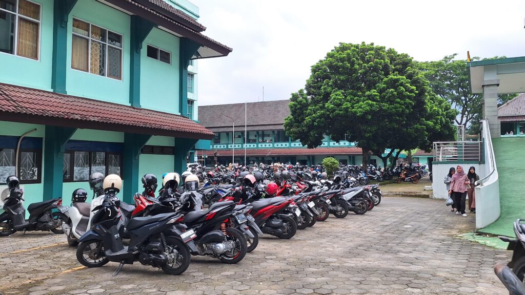 PERKULIAHAN PERDANA HADIRKAN ANTUSIASME YANG POSITIF DARI MAHASISWA FAKDA UIN SAIZU