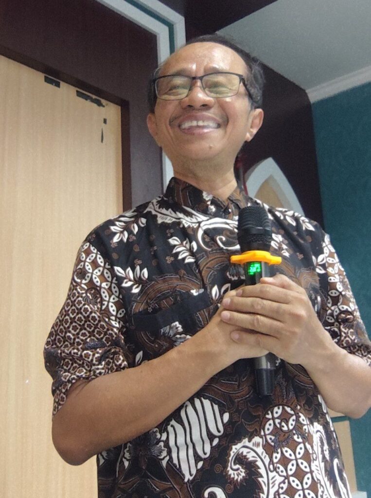 Agama dan Pengembangan Masyarakat Agama dan Pengembangan Masyarakat