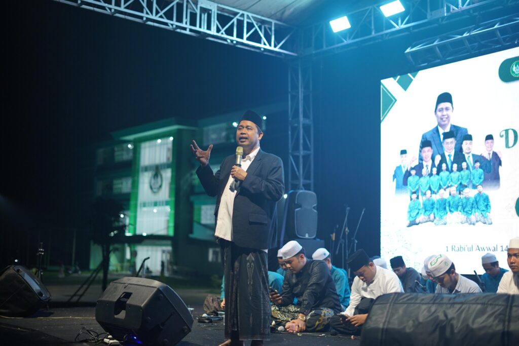 Mengukir Sejarah, Fakultas Dakwah dan Saintek Gelar PBAK Bersholawat Peringati Maulid Nabi