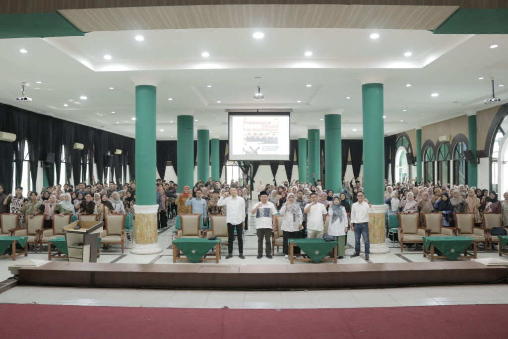 Langkah Awal Menuju Masa Depan Gemilang, Fakultas Dakwah UIN Saizu Selenggarakan Pelepasan Wisudawan Periode 68