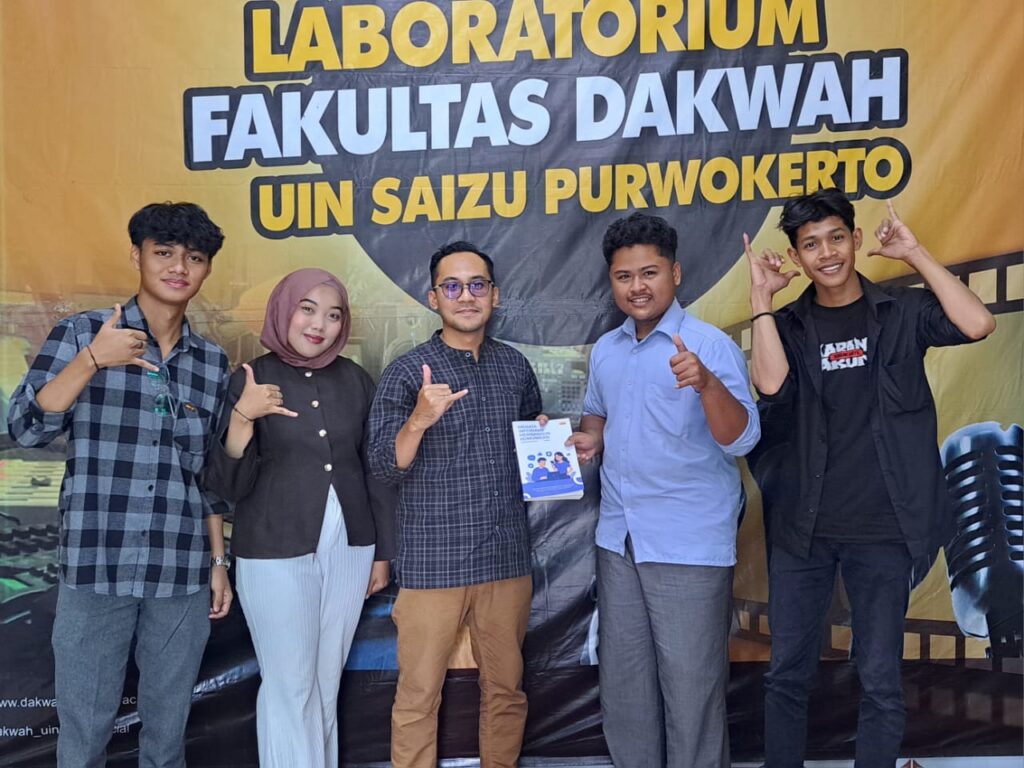 Menata Informasi, Membangun Komunikasi Menata Informasi, Membangun Komunikasi